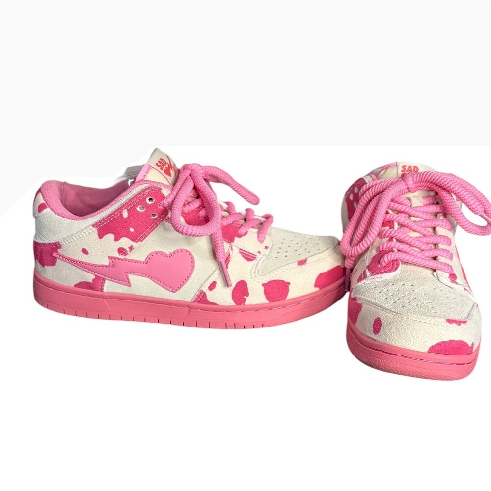 Sad Boy Pink White Cow Print Sneakers Heart Logo Women's Size 6 US‎